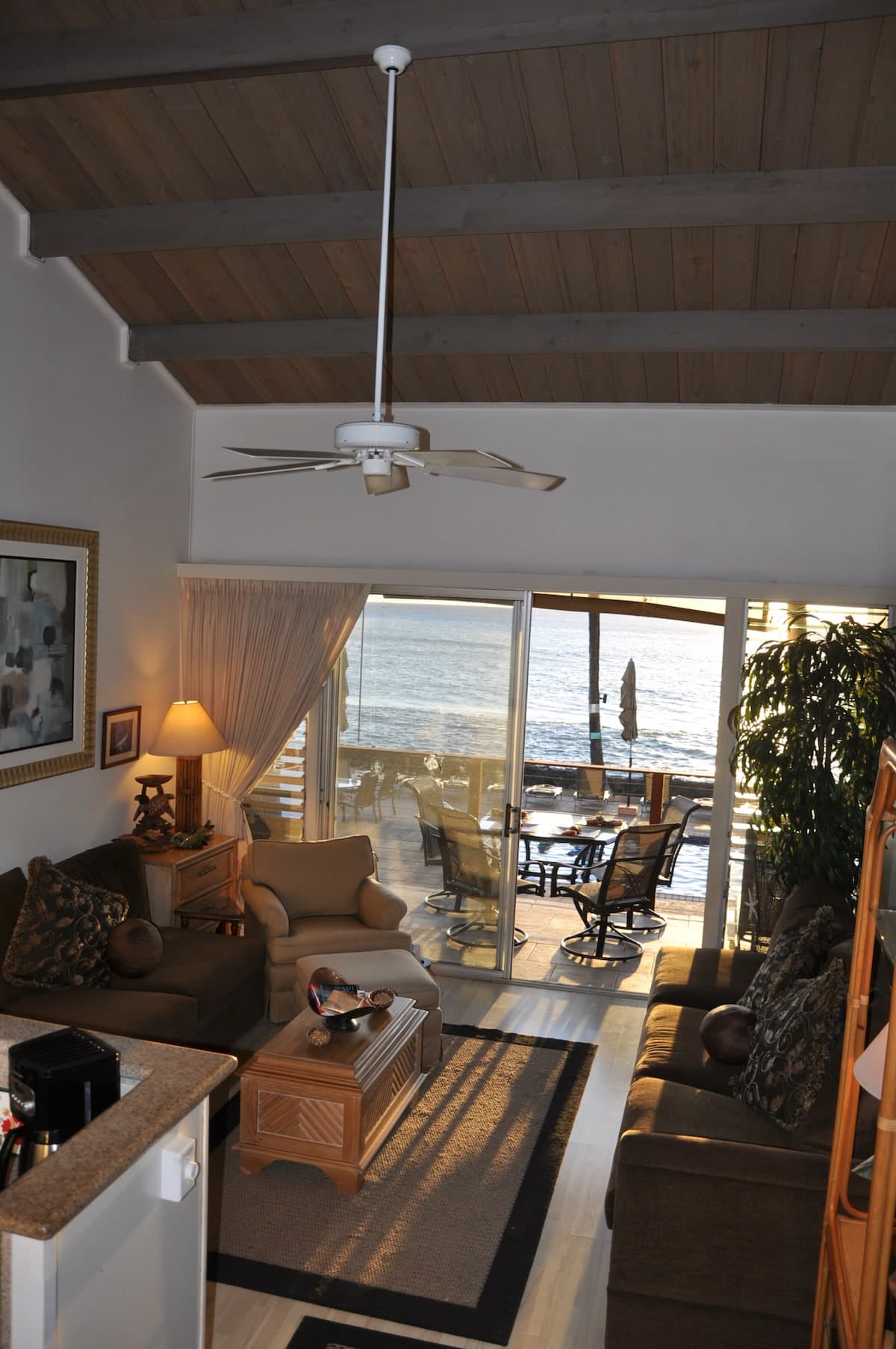 Condo in Lahaina · ★4.87 · 1 bedroom · 1 bed · 1 bath - Photo 3