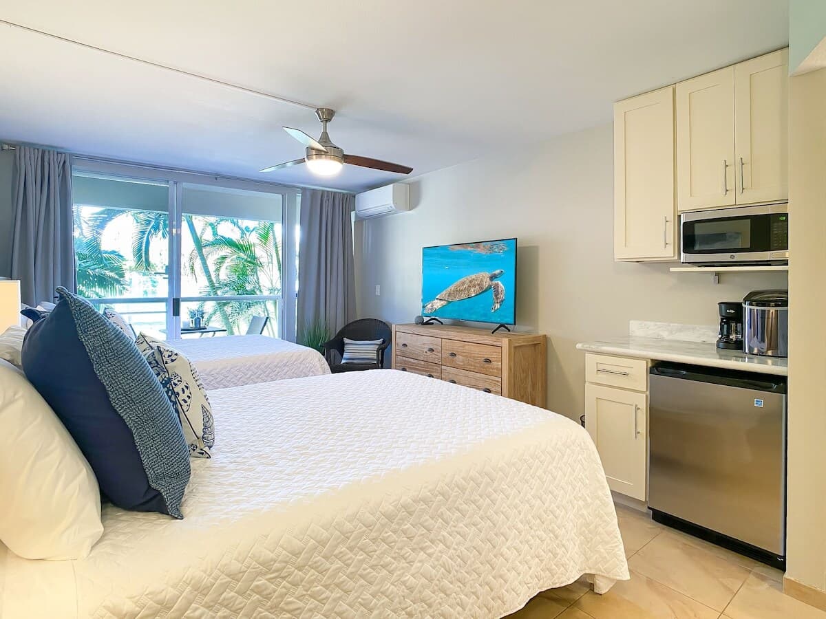 Condo in Kihei · ★4.58 · 1 bedroom · 2 beds · 1 bath - Photo 4