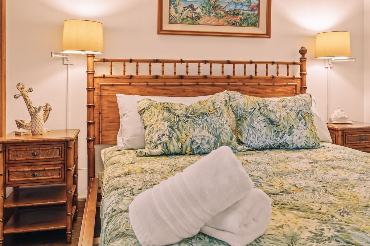 Condo in Koloa · ★4.75 · 1 bedroom · 2 beds · 1 private bath - Photo 3