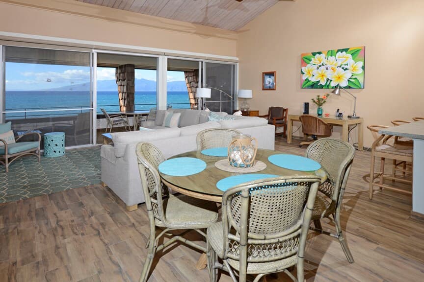Condo in Lahaina · ★5.0 · 2 bedrooms · 2 beds · 2 private baths - Photo 4