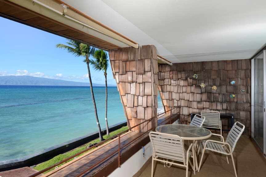 Condo in Lahaina · ★5.0 · 2 bedrooms · 2 beds · 2 private baths - Photo 1