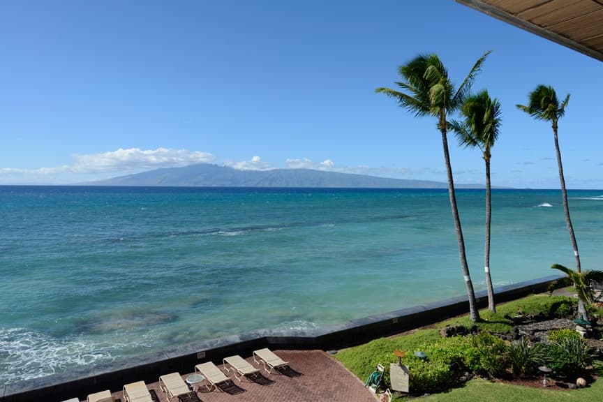 Condo in Lahaina · ★5.0 · 2 bedrooms · 2 beds · 2 private baths - Photo 2