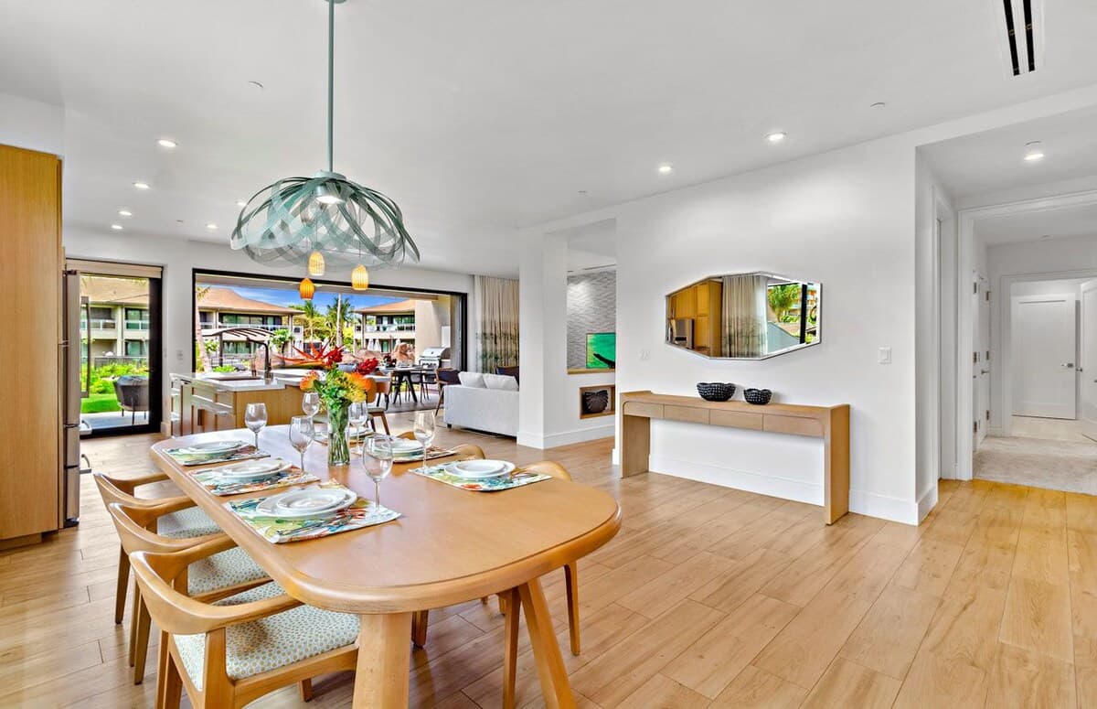 Condo in Lahaina · ★4.4 · 6 bedrooms · 7 beds · 6 shared baths - Photo 5