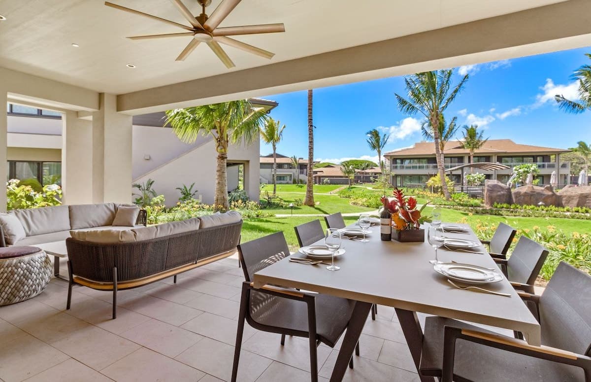 Condo in Lahaina · ★4.4 · 6 bedrooms · 7 beds · 6 shared baths - Photo 1