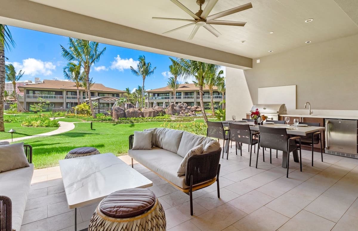 Condo in Lahaina · ★4.4 · 6 bedrooms · 7 beds · 6 shared baths - Photo 2