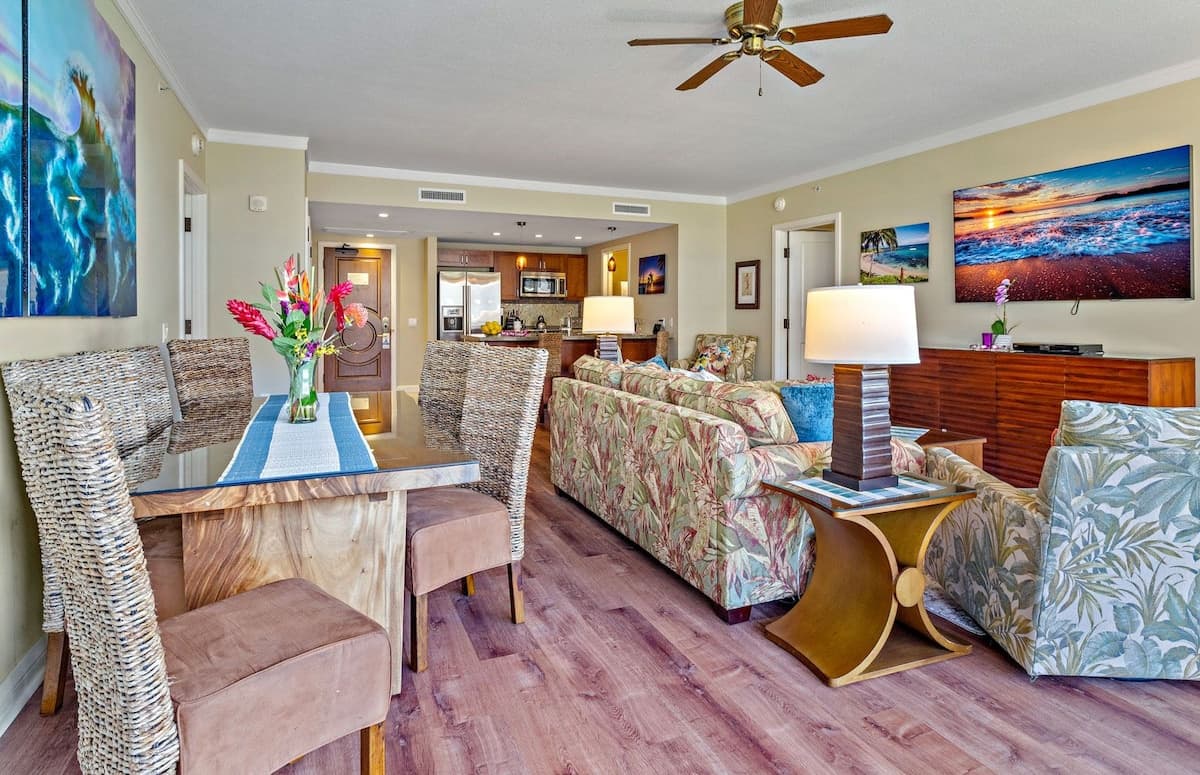 Condo in Lahaina · ★4.4 · 3 bedrooms · 7 beds · 3 shared baths - Photo 2