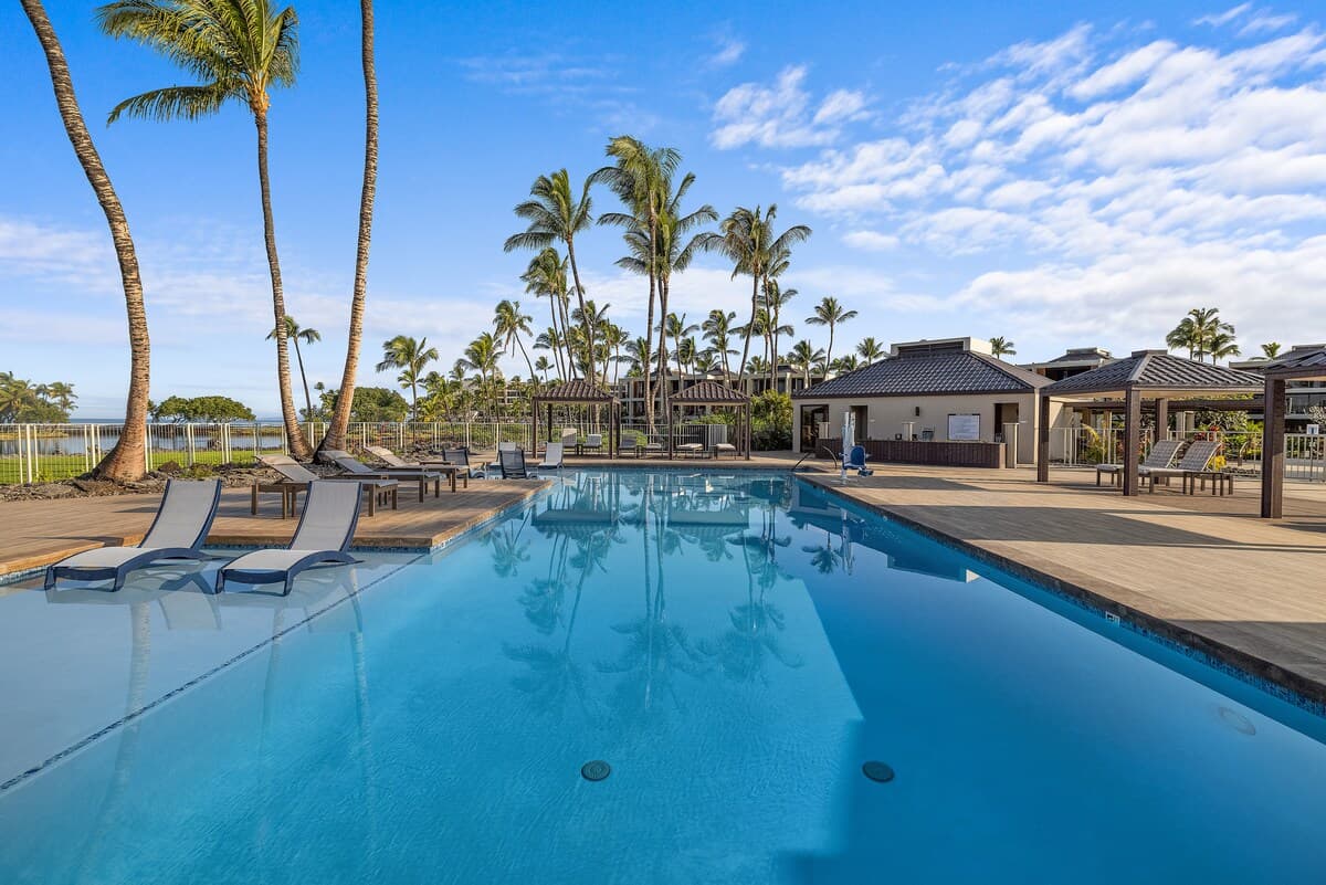 Condo in Waimea · ★5.0 · 2 bedrooms · 3 beds · 2.5 baths - Photo 2