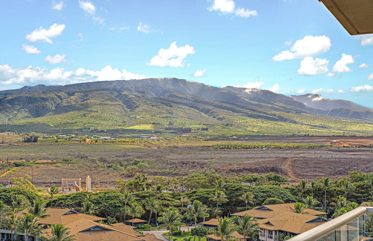 Condo in Lahaina · ★4.83 · 4 bedrooms · 5 beds · 4 baths - Photo 1