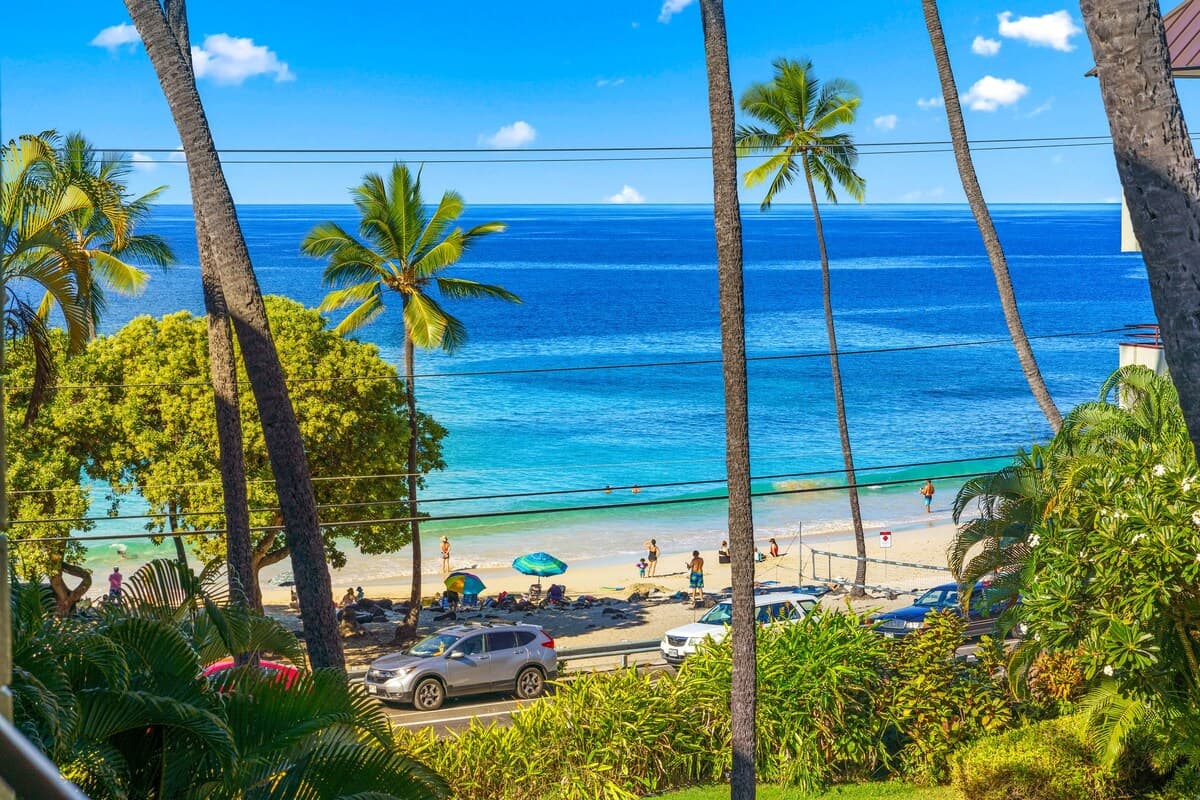 Condo in Kailua-Kona · ★4.79 · 2 bedrooms · 3 beds · 2 baths - Photo 3