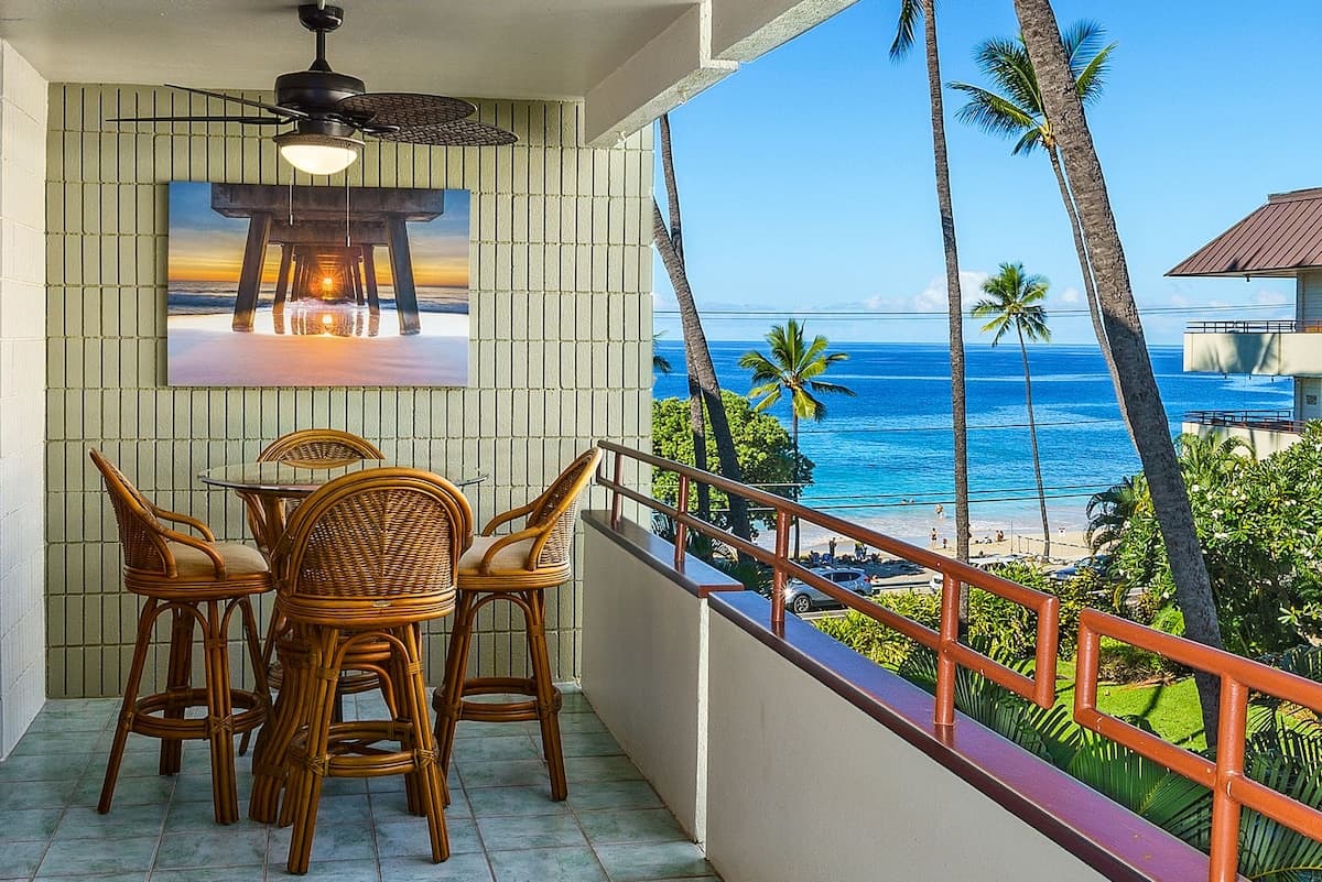 Condo in Kailua-Kona · ★4.79 · 2 bedrooms · 3 beds · 2 baths - Photo 1
