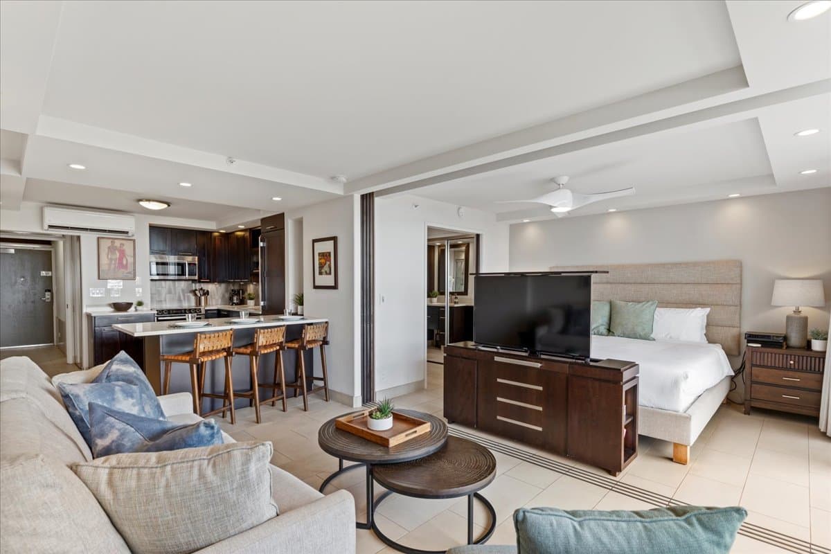 Condo in Kihei · ★4.65 · 2 bedrooms · 3 beds · 2 baths - Photo 3