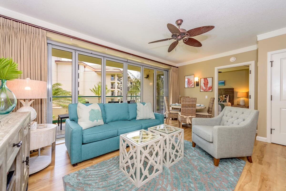 Condo in Lahaina · ★4.82 · 1 bedroom · 2 beds · 1 bath - Photo 4