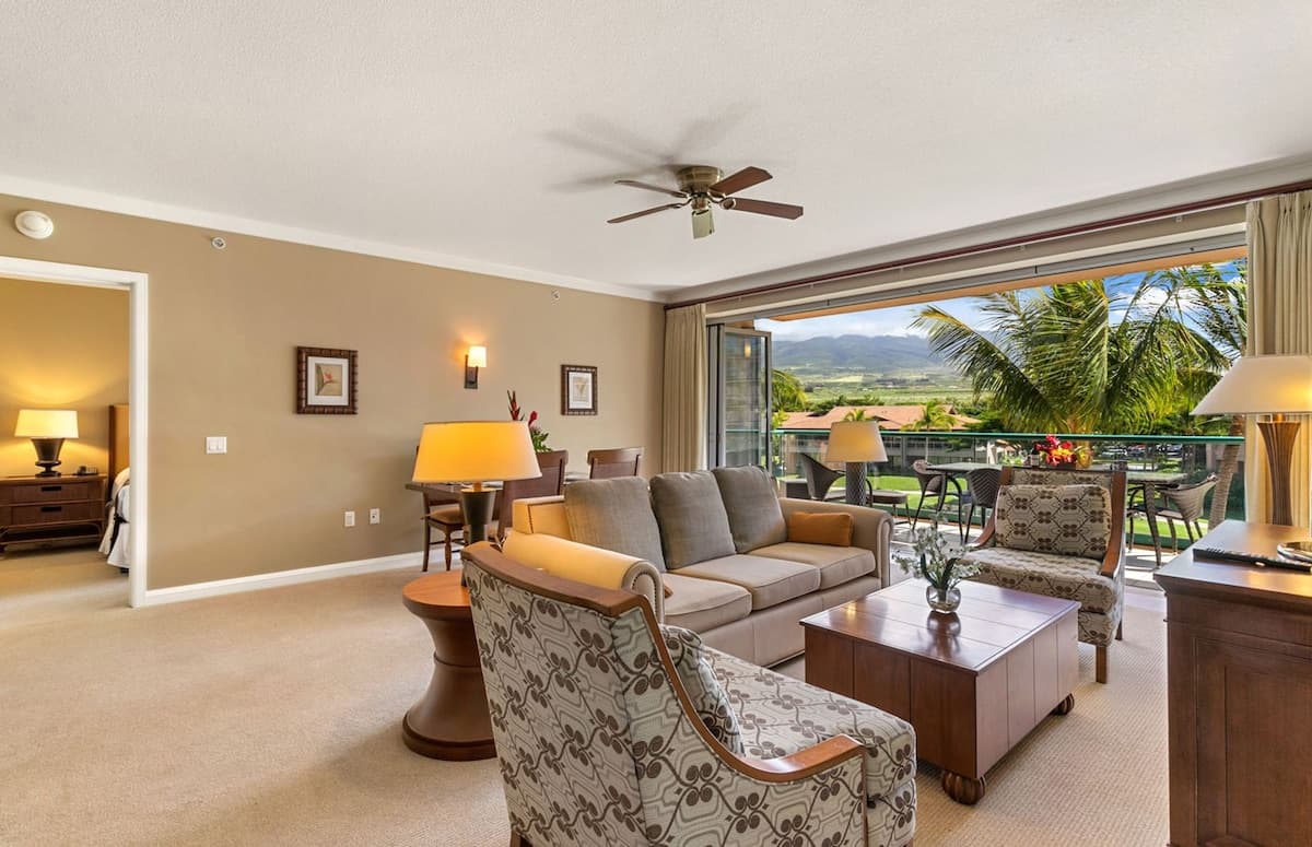 Condo in Lahaina · ★4.9 · 2 bedrooms · 4 beds · 2 shared baths - Photo 5