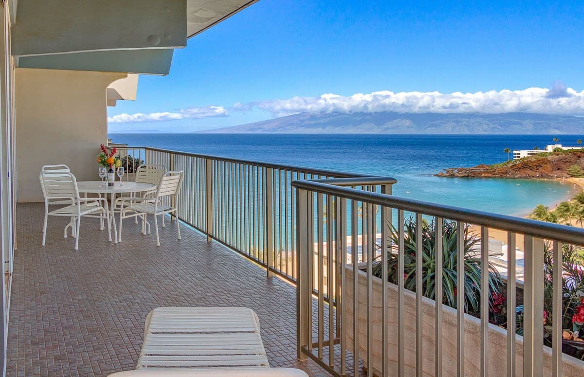 Condo in Lahaina · ★4.7 · 1 bedroom · 2 beds · 2 baths - Photo 1