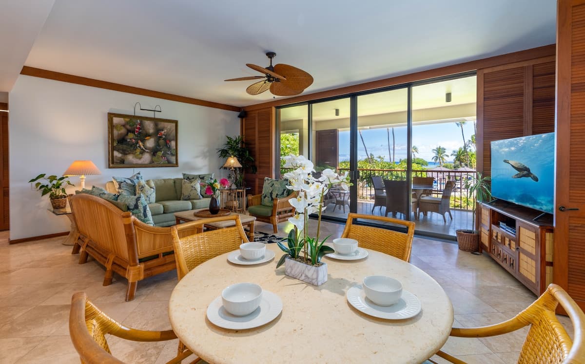 Condo in Waimea · ★4.75 · 2 bedrooms · 2 beds · 2.5 baths - Photo 2
