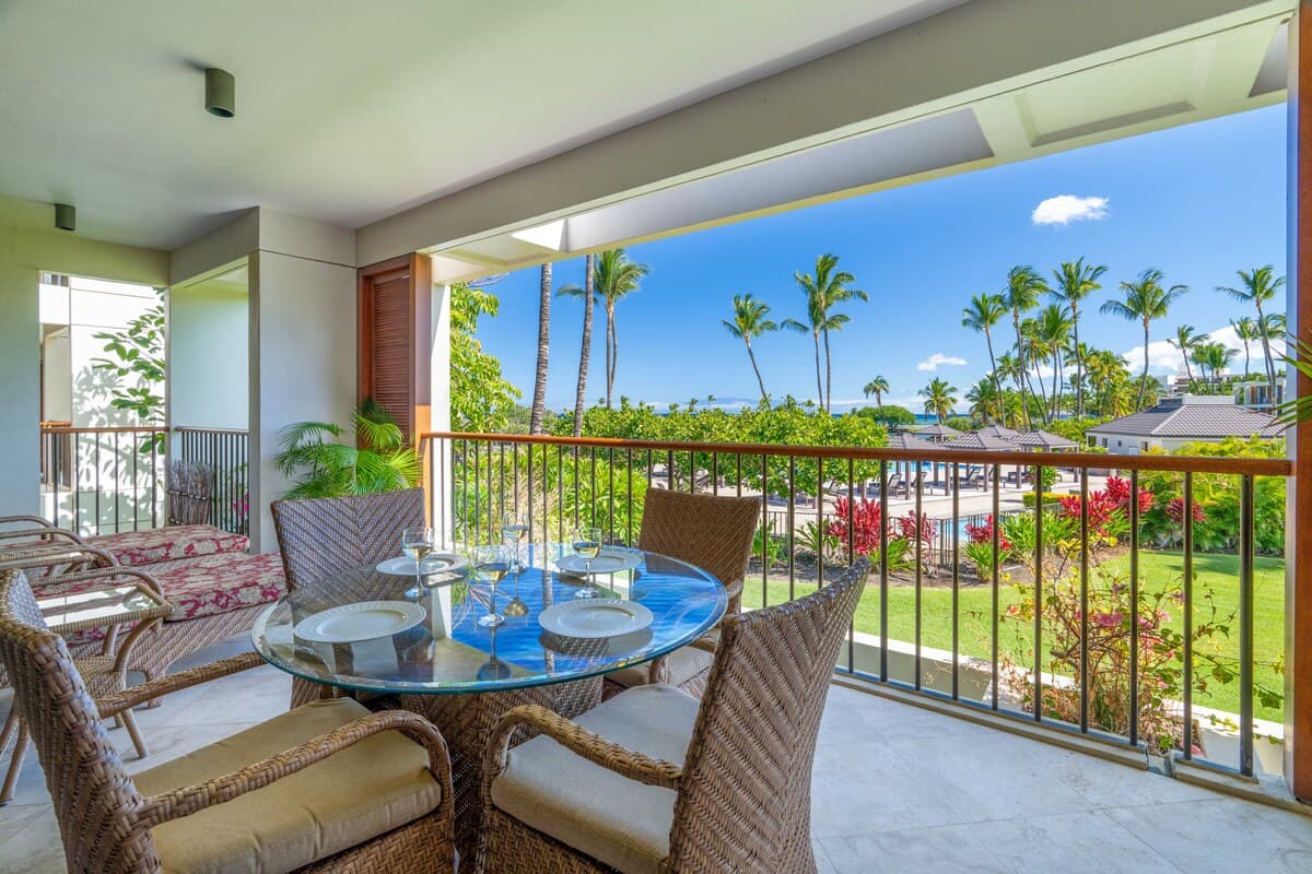 Condo in Waimea · ★4.75 · 2 bedrooms · 2 beds · 2.5 baths - Photo 1