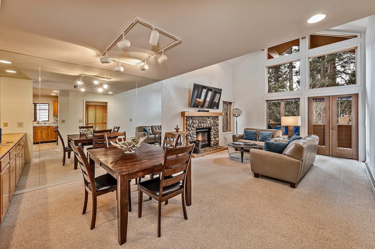 Condo in Incline Village · ★4.67 · 2 bedrooms · 2 beds · 2 private baths - Photo 5