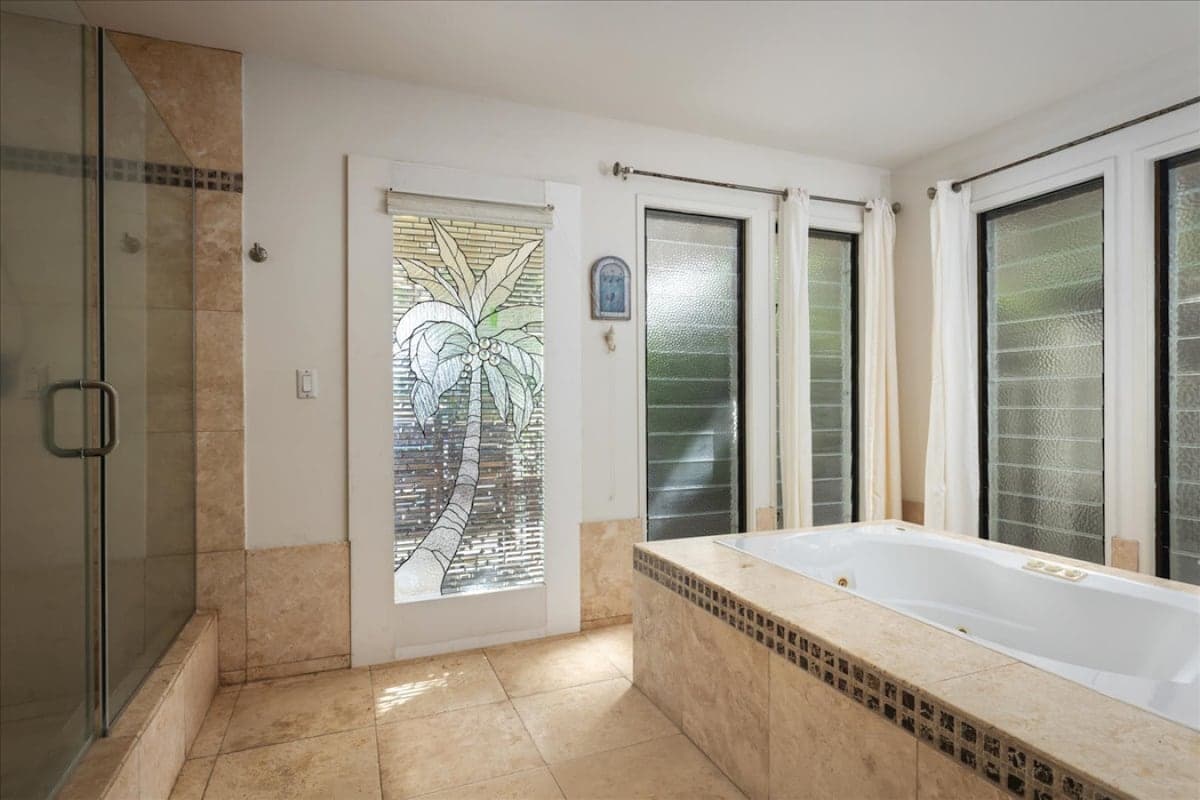 Home in Kailua-Kona · ★4.49 · 4 bedrooms · 5 beds · 3 baths - Photo 5