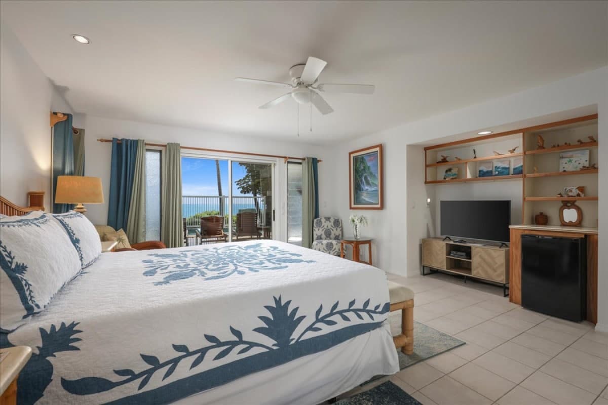 Home in Kailua-Kona · ★4.49 · 4 bedrooms · 5 beds · 3 baths - Photo 4