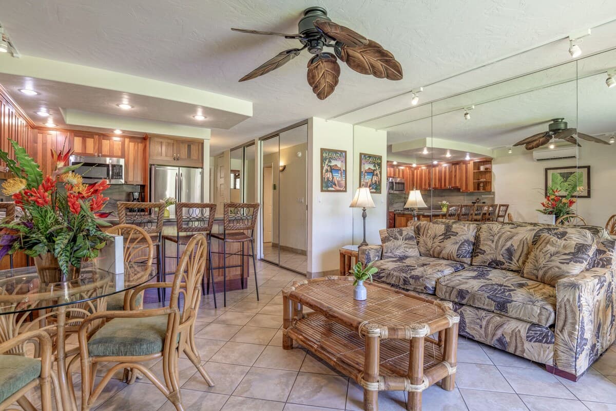Condo in Lahaina · ★4.3 · 2 bedrooms · 4 beds · 2 baths - Photo 3