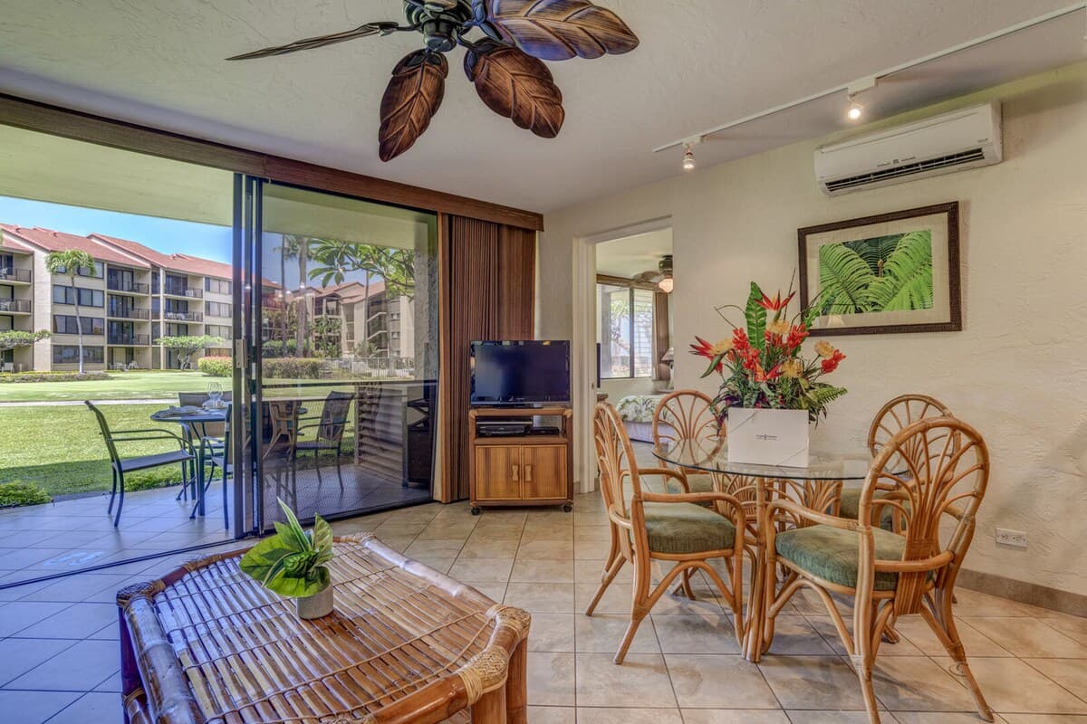 Condo in Lahaina · ★4.3 · 2 bedrooms · 4 beds · 2 baths - Photo 4