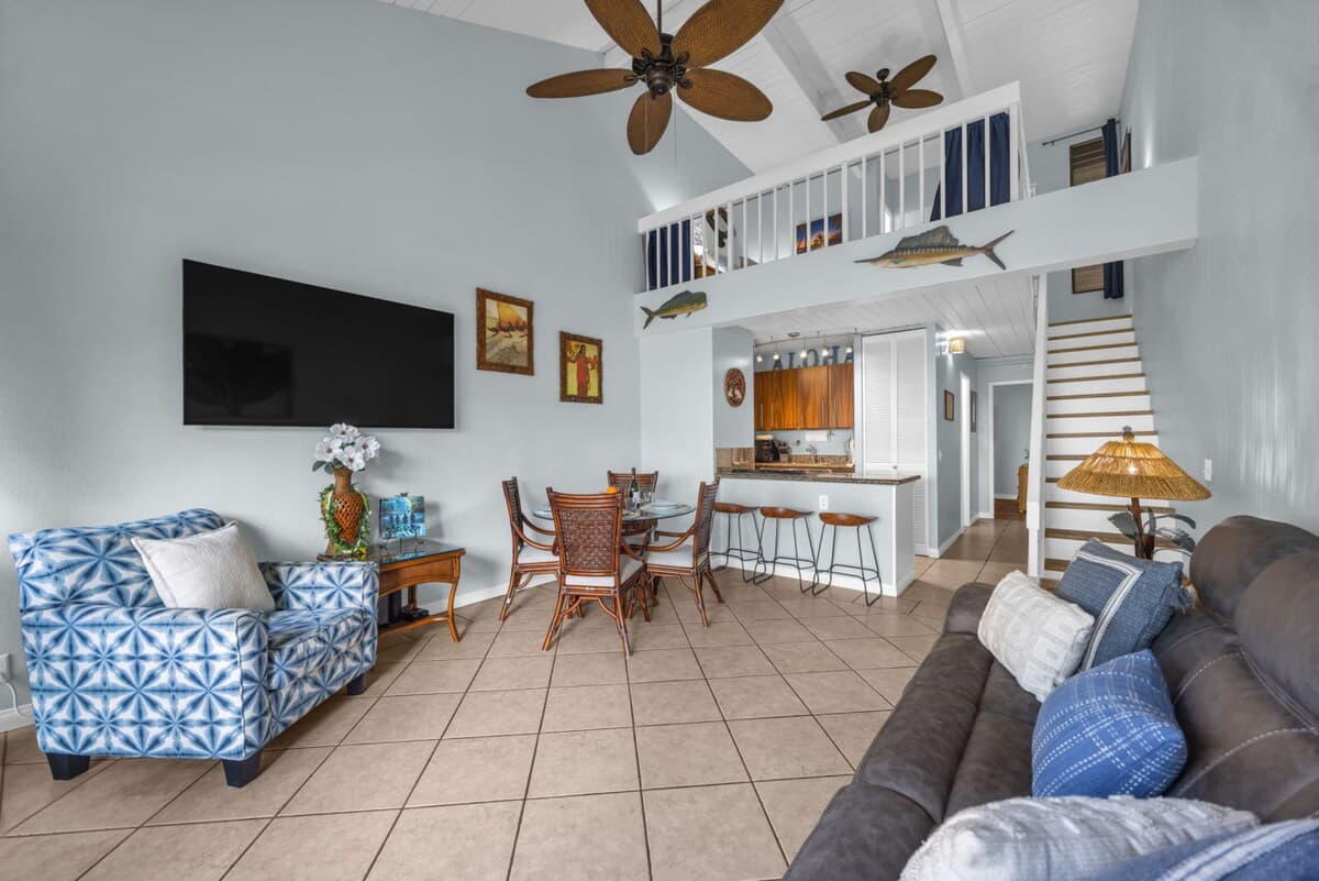 Condo in Kihei · ★4.65 · 2 bedrooms · 2 beds · 2 baths - Photo 2