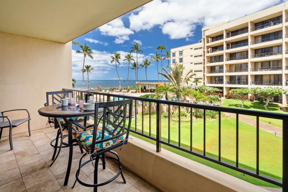 Condo in Kihei · ★4.86 · 1 bedroom · 2 beds · 1 bath - Photo 4