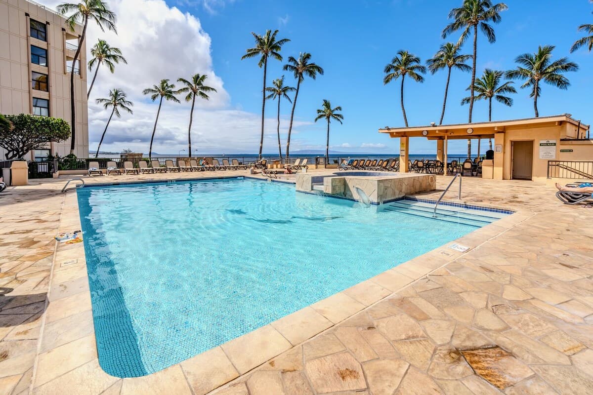 Condo in Kihei · ★4.86 · 1 bedroom · 2 beds · 1 bath - Photo 2