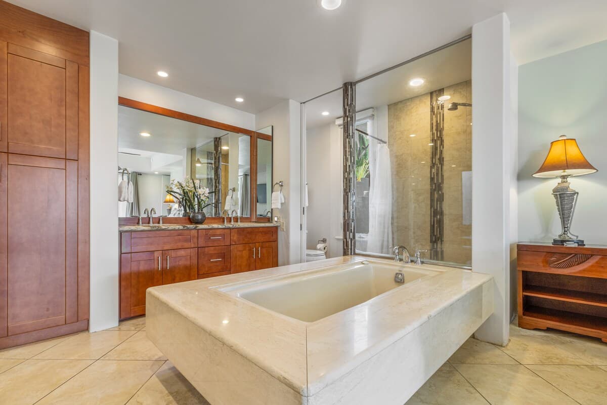 Condo in Kihei · ★4.67 · 2 bedrooms · 4 beds · 2 baths - Photo 5