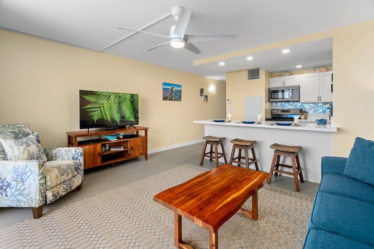 Condo in Kihei · ★4.83 · 1 bedroom · 2 beds · 1 bath - Photo 5