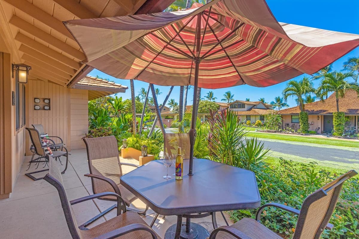 Condo in Lahaina · ★5.0 · 2 bedrooms · 3 beds · 3 private baths - Photo 5