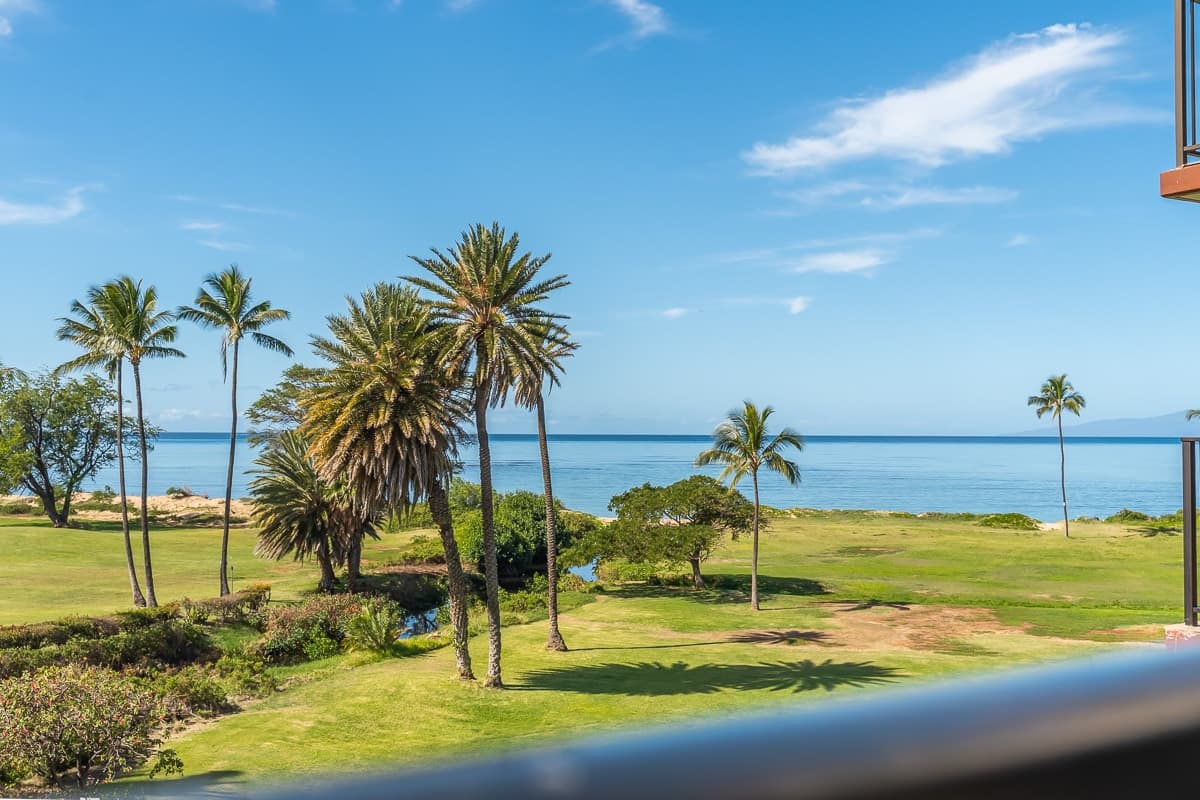 Condo in Kihei · ★4.75 · 2 bedrooms · 3 beds · 2 shared baths - Photo 3