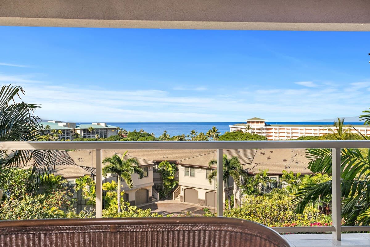 Villa in Wailea · ★4.88 · 3 bedrooms · 4 beds · 3.5 baths - Photo 5