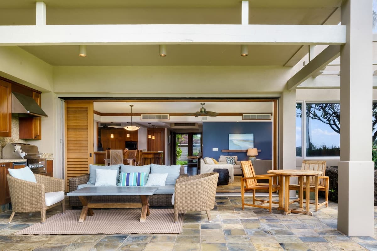 Condo in Kailua-Kona · ★4.83 · 3 bedrooms · 4 beds · 3.5 baths - Photo 4