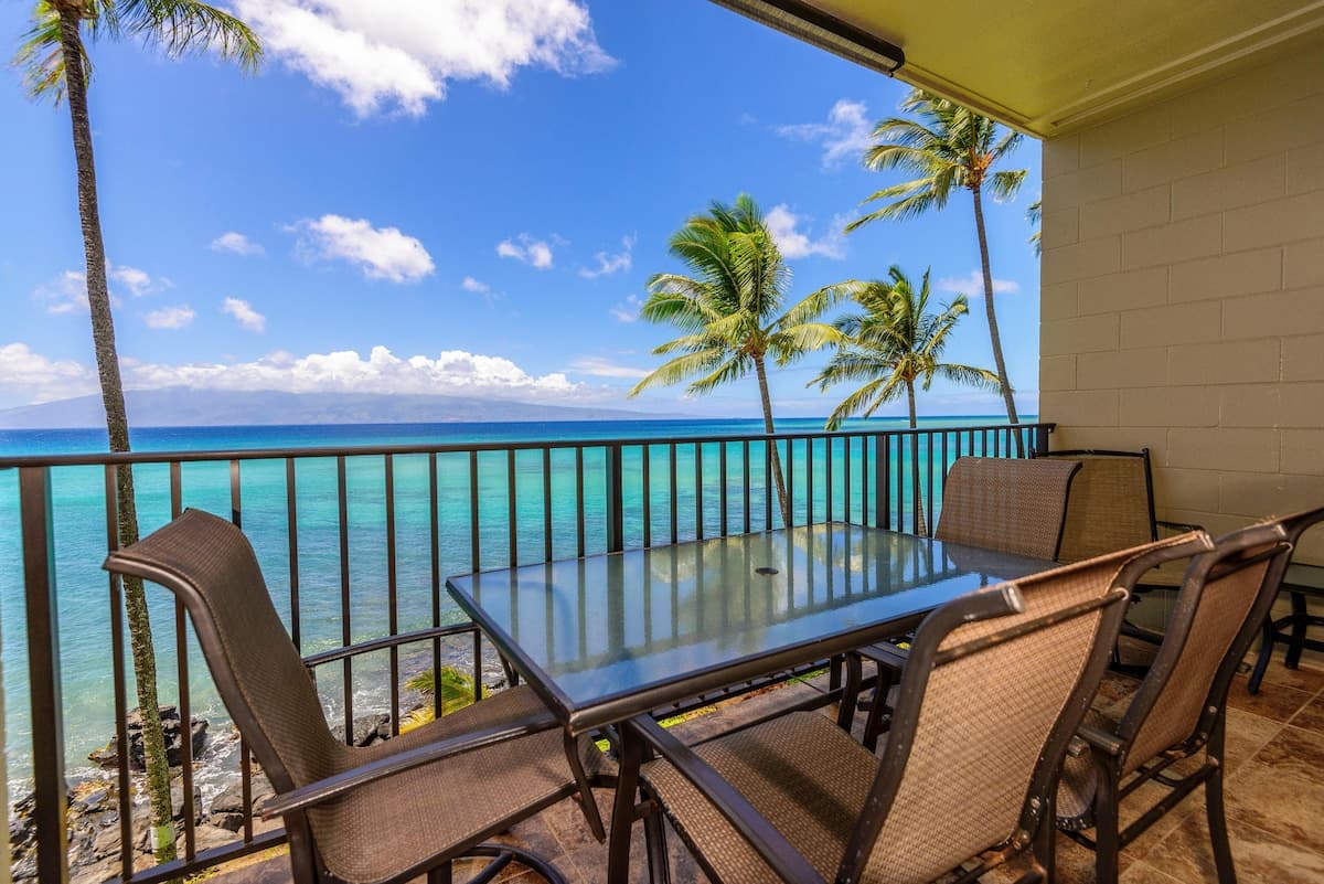 Condo in Lahaina · ★4.96 · 3 bedrooms · 3 beds · 2.5 baths - Photo 1