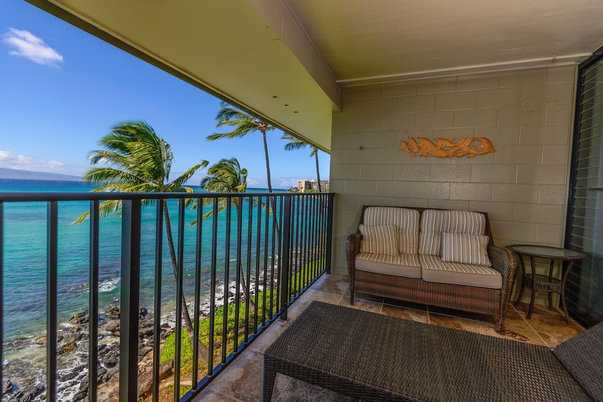 Condo in Lahaina · ★4.96 · 3 bedrooms · 3 beds · 2.5 baths - Photo 5
