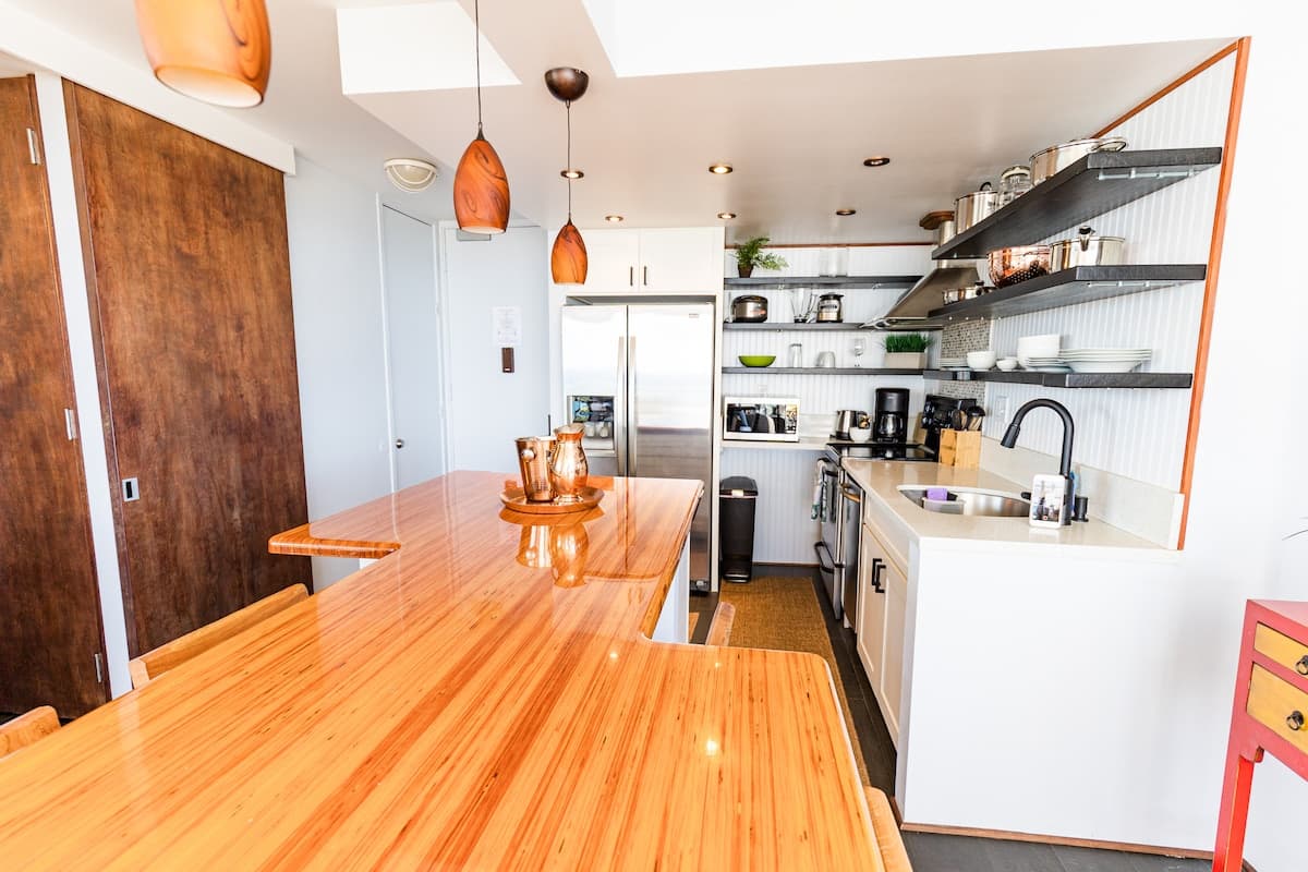 Condo in Honolulu · ★4.76 · 1 bedroom · 1 bed · 1 private bath - Photo 5