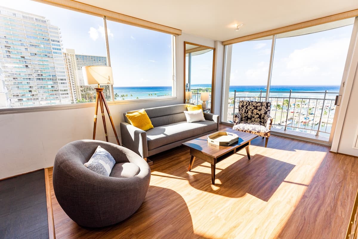 Condo in Honolulu · ★4.76 · 1 bedroom · 1 bed · 1 private bath - Photo 1