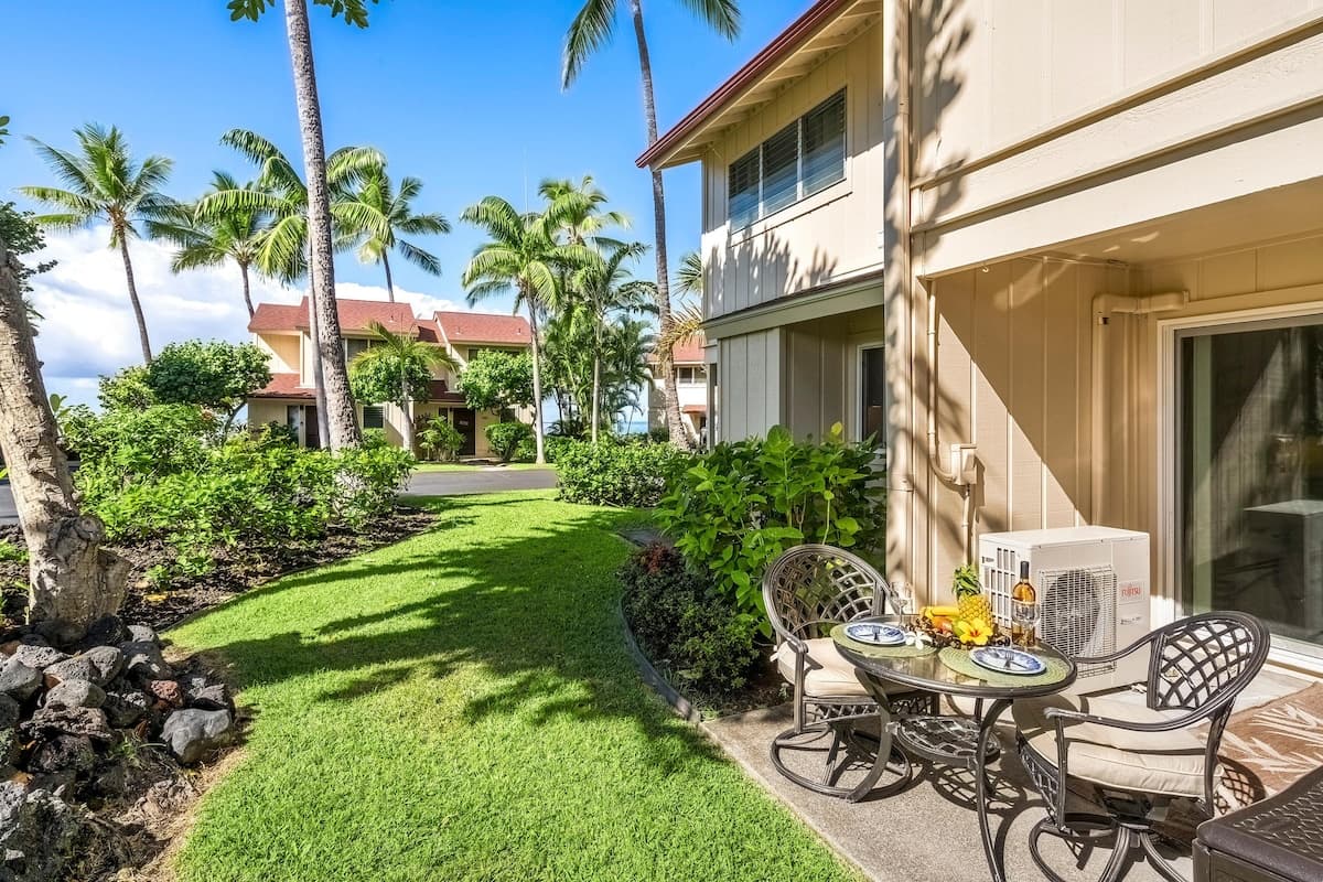 Condo in Kailua-Kona · ★4.9 · 2 bedrooms · 2 beds · 2 baths - Photo 5