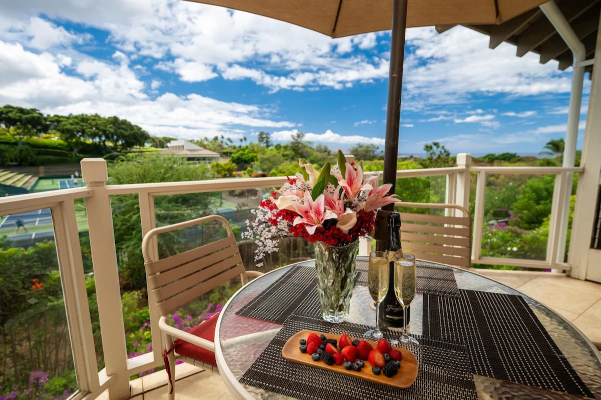 Condo in Kihei · ★4.77 · 2 bedrooms · 4 beds · 2 private baths - Photo 1