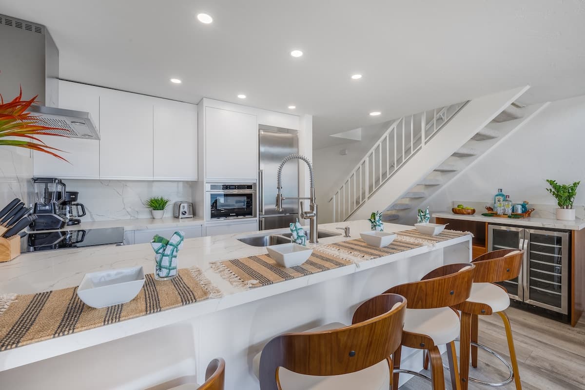 Condo in Lahaina · ★4.58 · 2 bedrooms · 4 beds · 2 baths - Photo 5