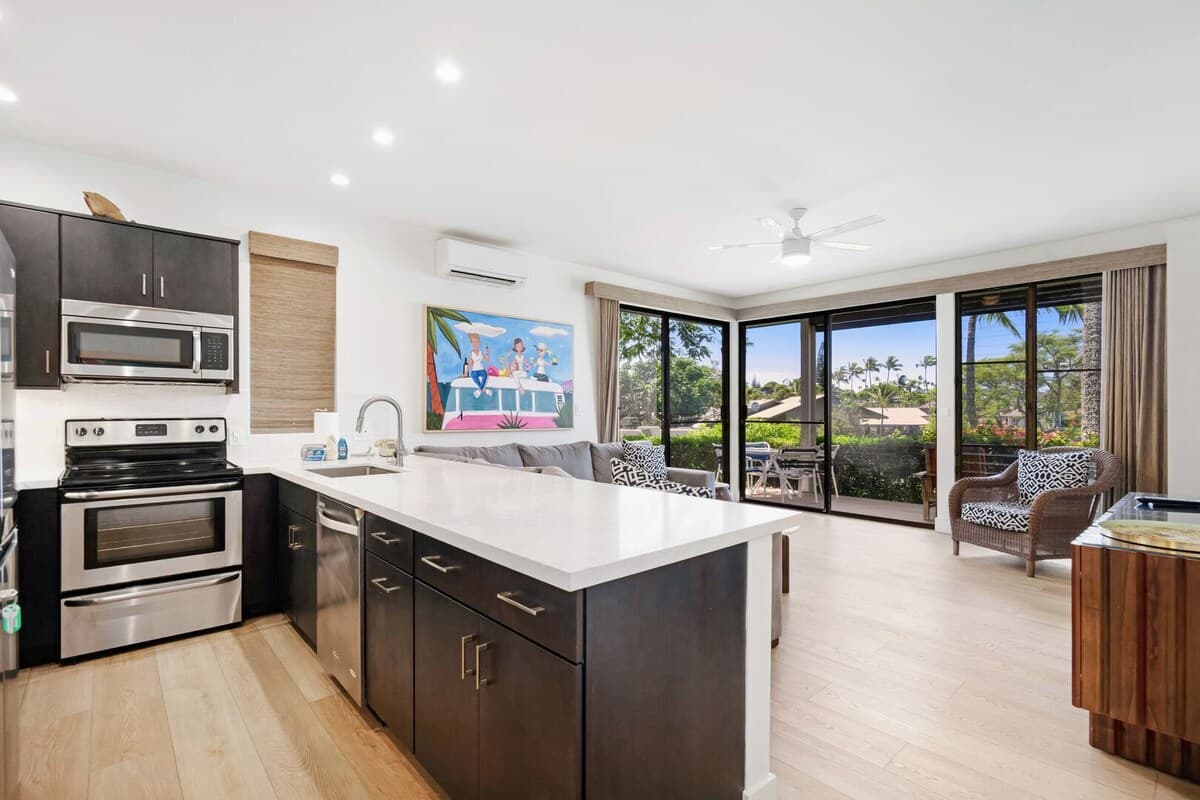 Condo in Lahaina · ★4.75 · 2 bedrooms · 4 beds · 2 baths - Photo 2