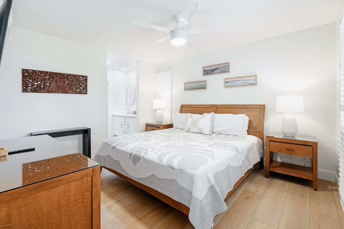 Condo in Lahaina · ★4.75 · 2 bedrooms · 4 beds · 2 baths - Photo 5