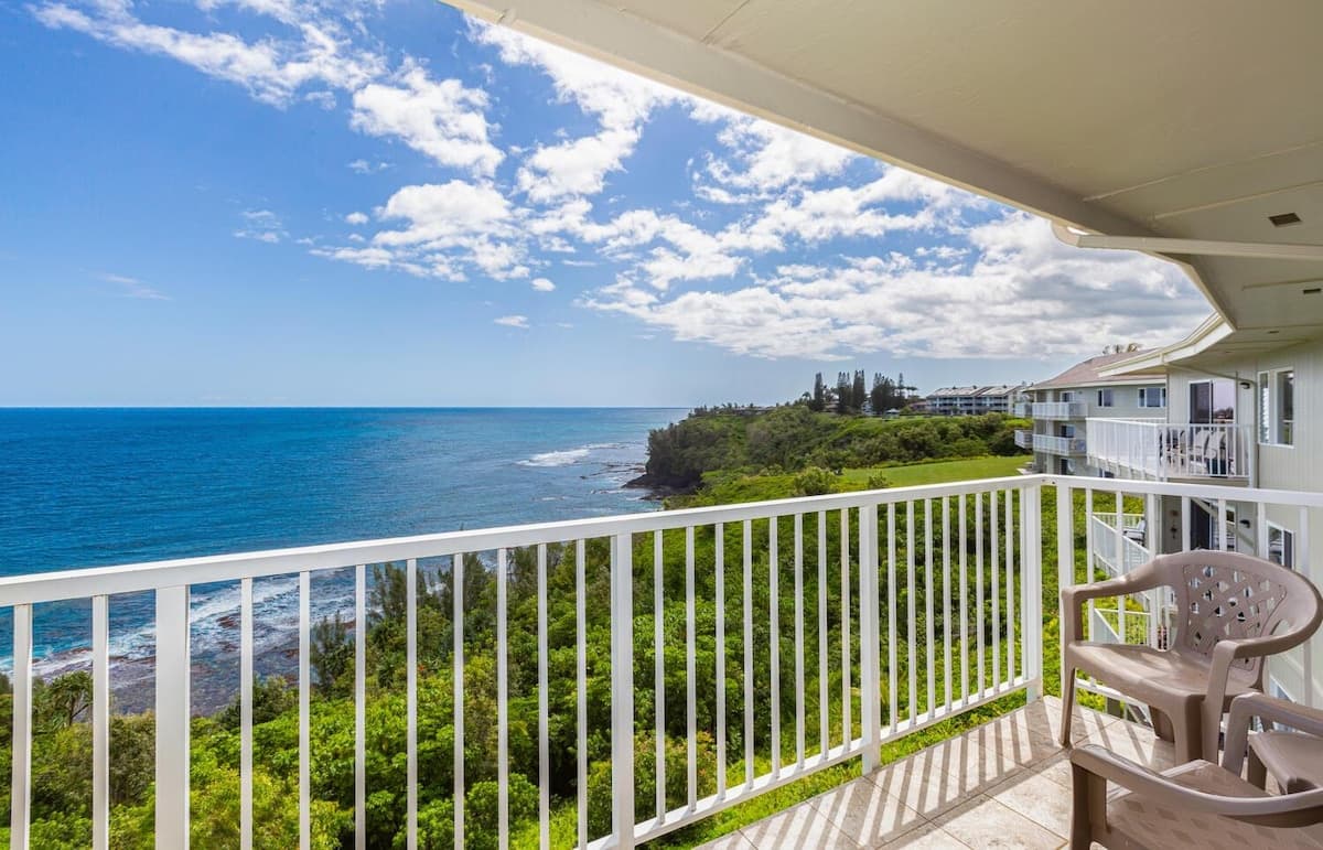 Condo in Princeville · ★4.82 · 2 bedrooms · 2 beds · 2 baths - Photo 1