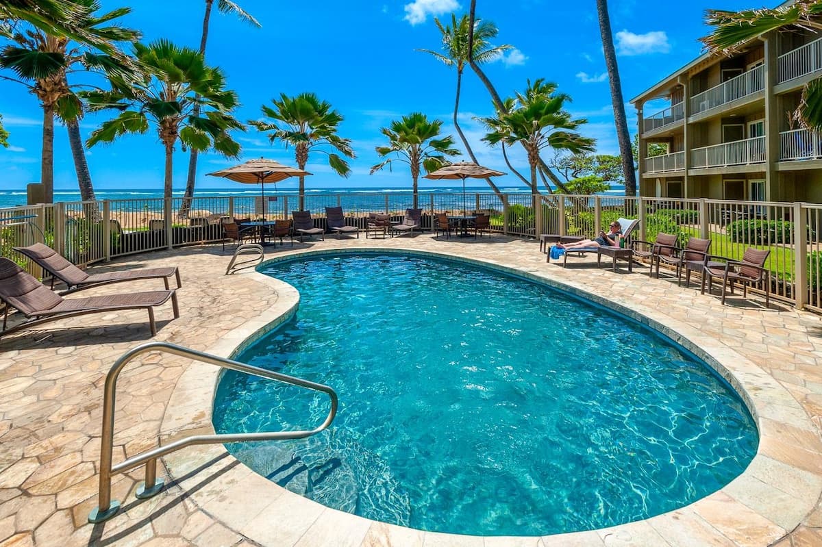 Condo in Kapaa · ★4.43 · 2 bedrooms · 2 beds · 1 private bath - Photo 3