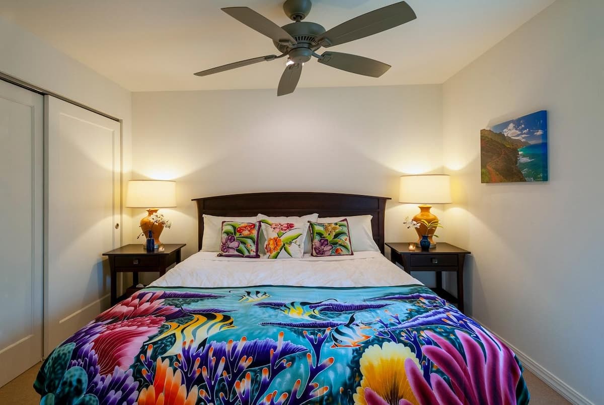 Condo in Kapaa · ★4.43 · 2 bedrooms · 2 beds · 1 private bath - Photo 2