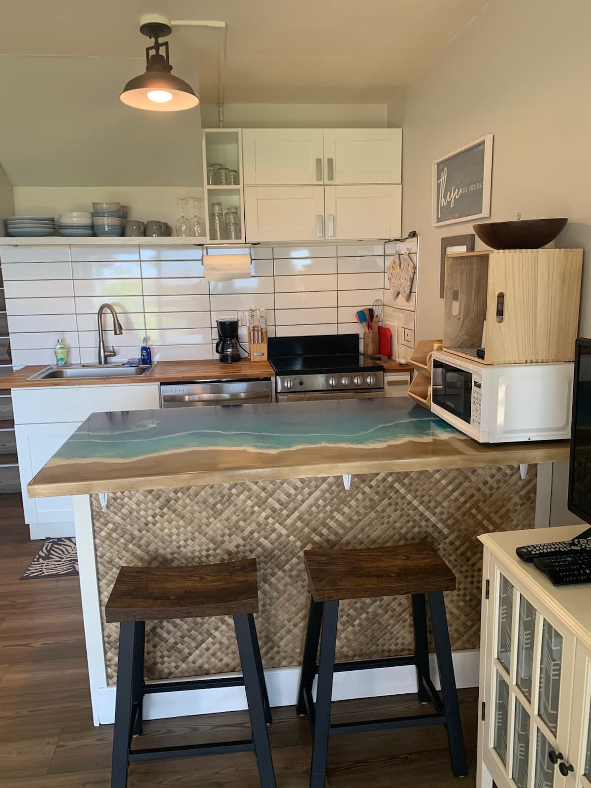Condo in Naalehu · ★4.61 · Studio · 1 bed · 1 shared bath - Photo 2