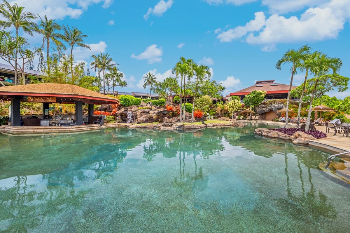 Condo in Princeville · ★4.3 · 1 bedroom · 2 beds · 1 bath - Photo 5