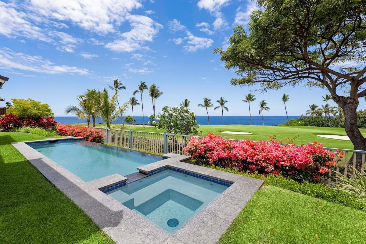 Home in Kailua-Kona · ★4.96 · 3 bedrooms · 7 beds · 3 baths - Photo 5