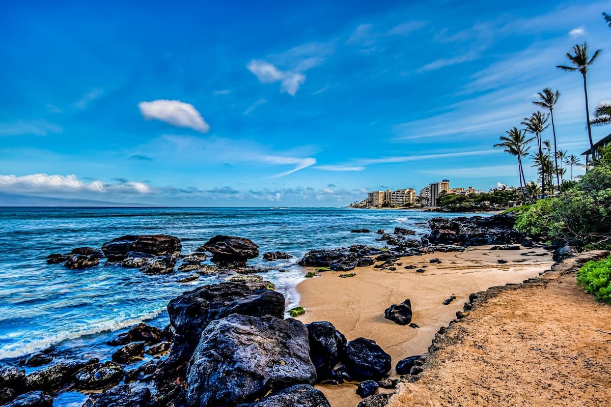 Condo in Lahaina · ★4.7 · 2 bedrooms · 4 beds · 2 shared baths - Photo 4